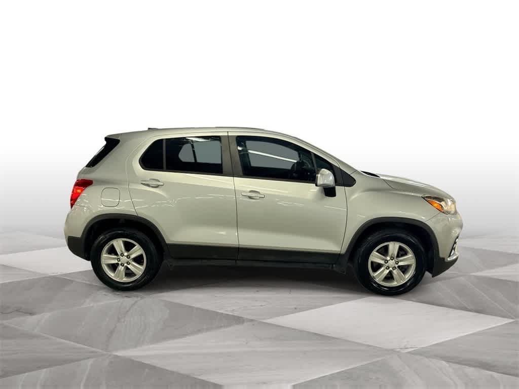 Thumbnail: 2020 Chevrolet Trax - 9