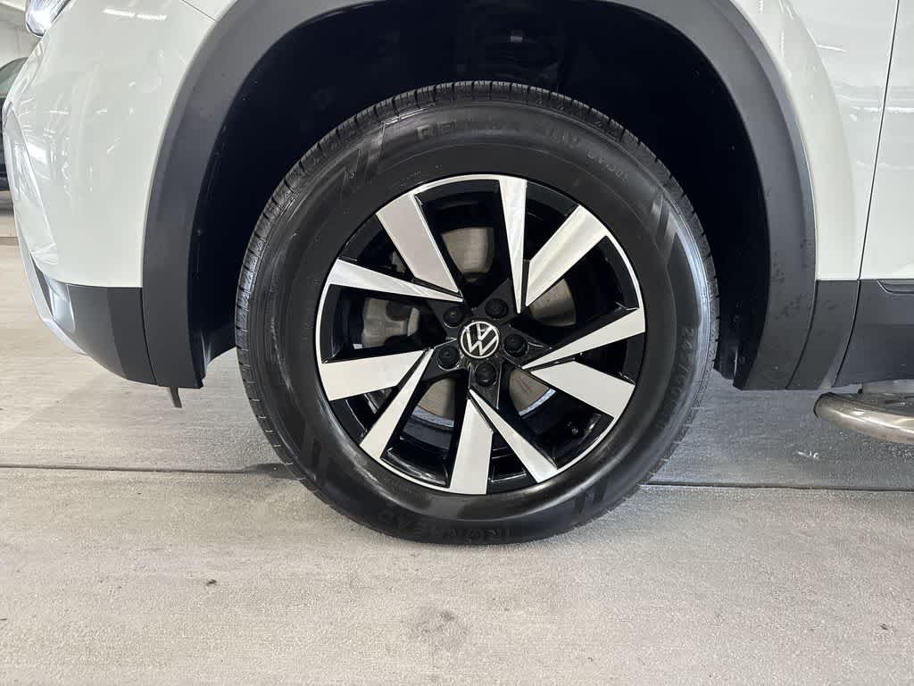 Thumbnail: 2023 Volkswagen Atlas - 10