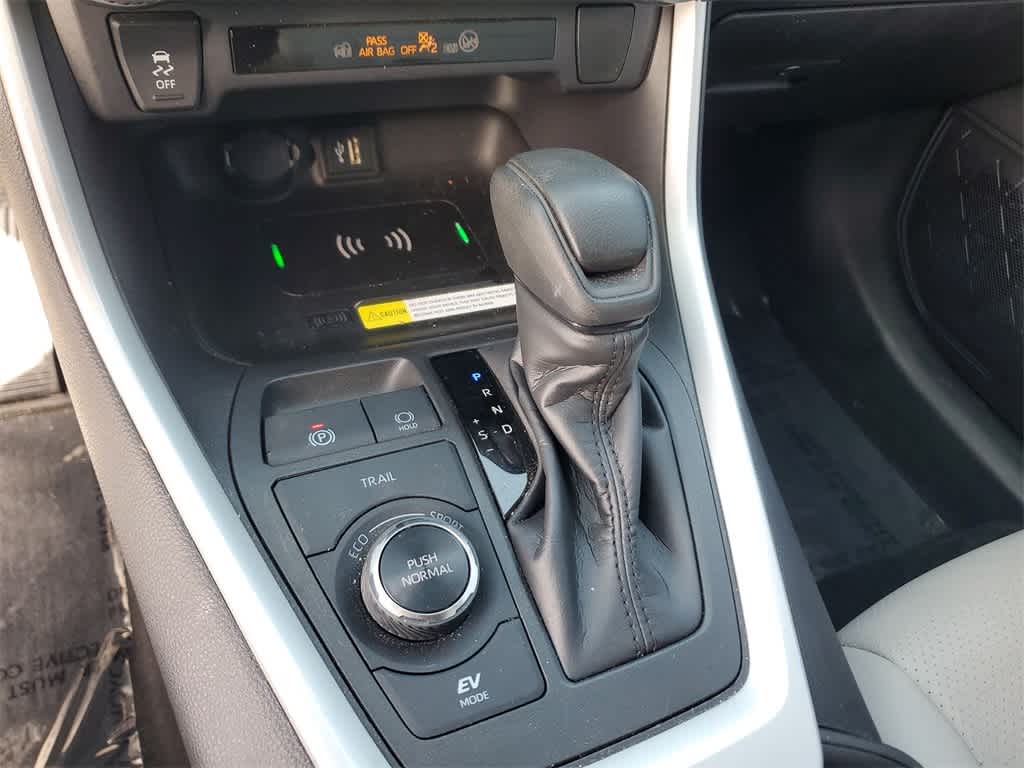 2024 Toyota RAV4 XLE 21