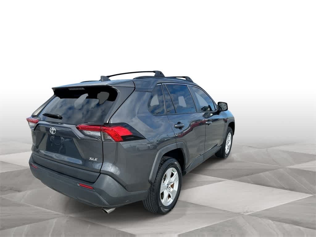 Thumbnail: 2019 Toyota RAV4 - 8