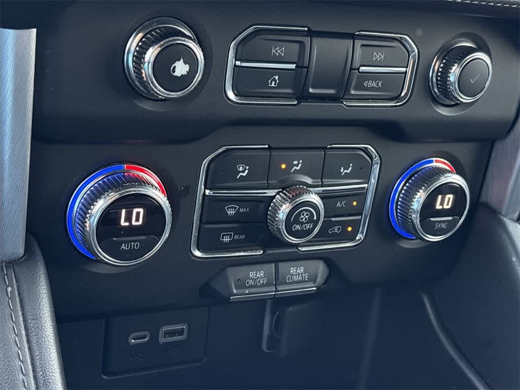 Thumbnail: 2022 GMC Yukon XL - 19