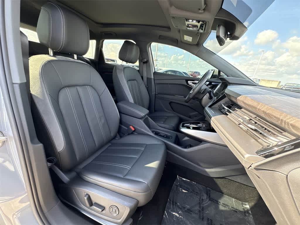 Thumbnail: 2025 Audi Q4 e-tron - 26