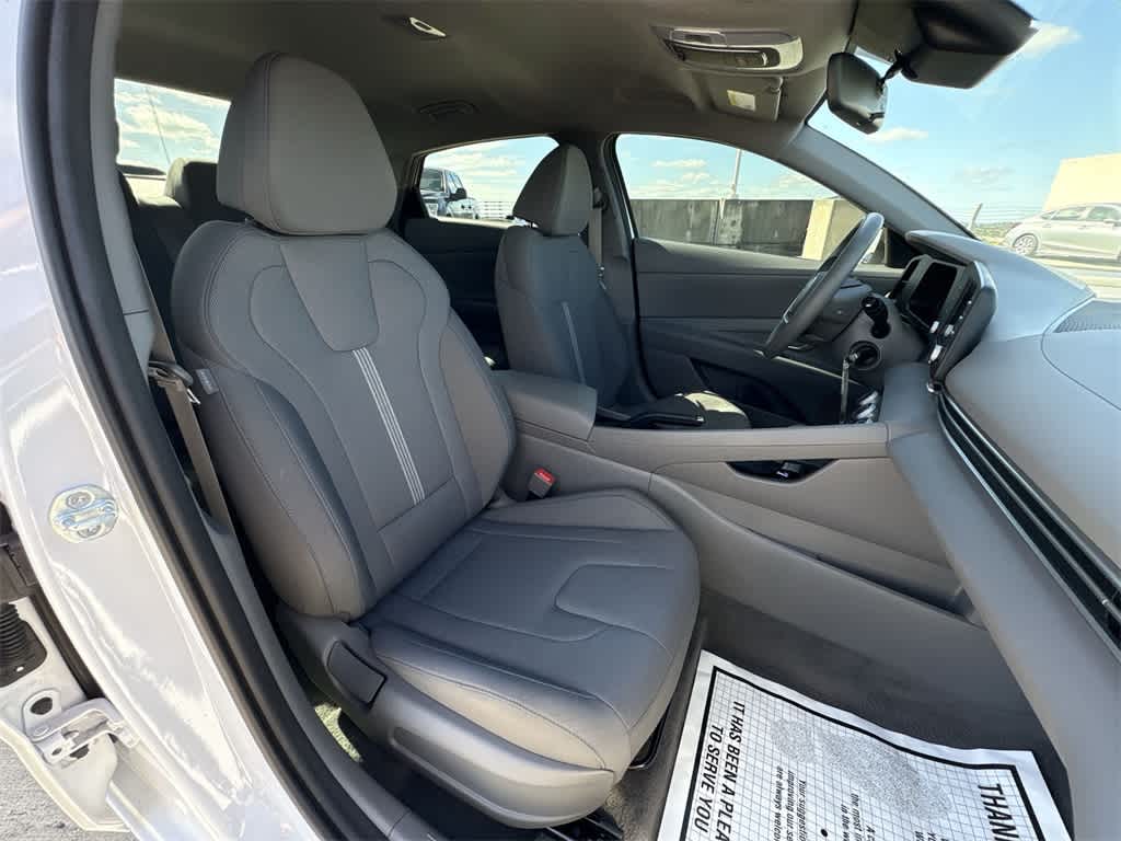 Thumbnail: 2024 Hyundai Elantra - 26