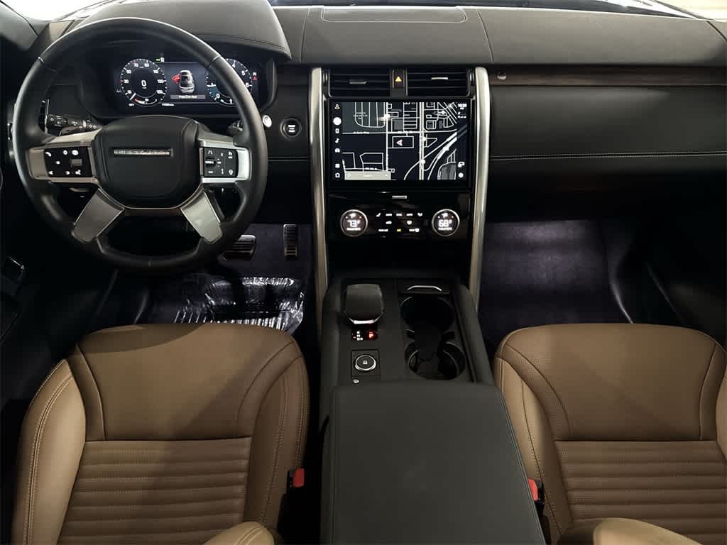 Thumbnail: 2024 Land Rover Discovery - 23