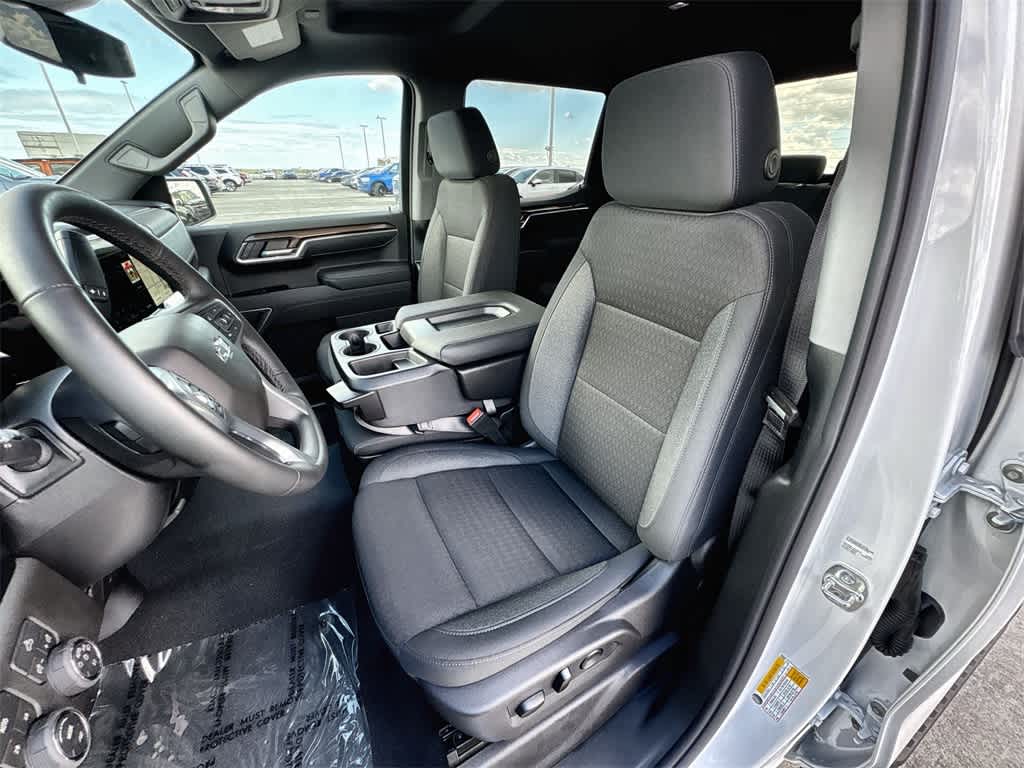 Thumbnail: 2026 Chevrolet Silverado 1500 - 13