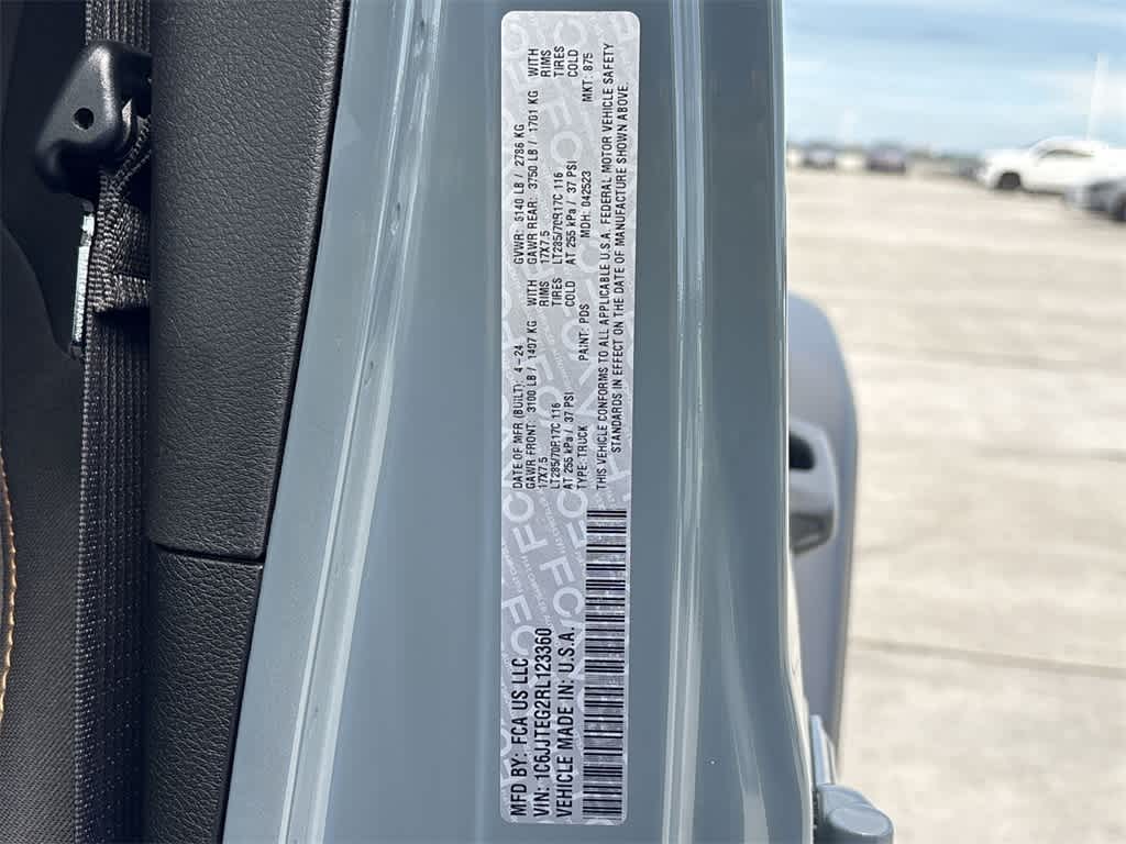 Thumbnail: 2024 Jeep Gladiator - 28