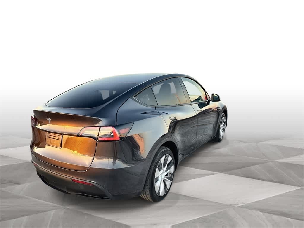 Thumbnail: 2024 Tesla Model Y - 8