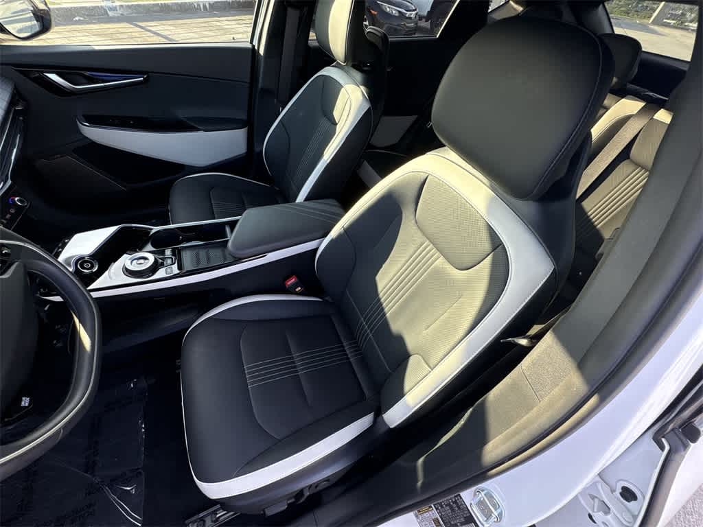 Thumbnail: 2024 Kia EV6 - 13