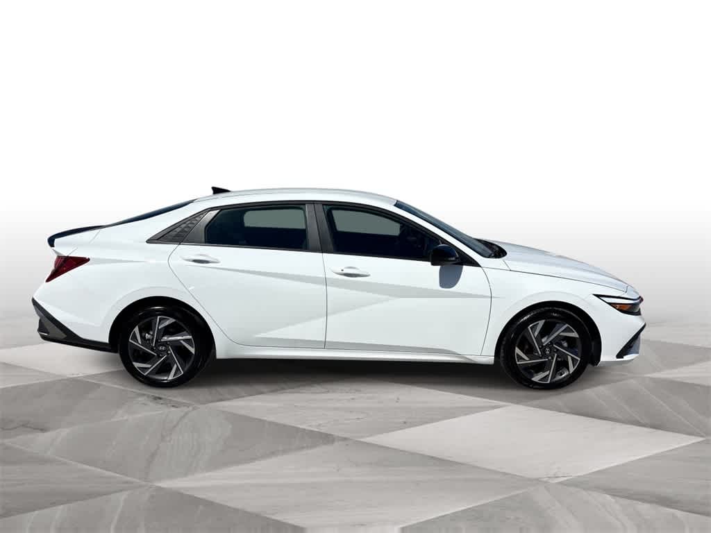 Thumbnail: 2025 Hyundai Elantra - 9