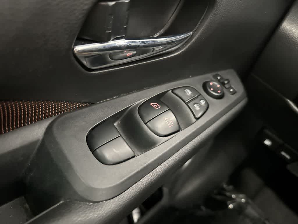 Thumbnail: 2021 Nissan Kicks - 16
