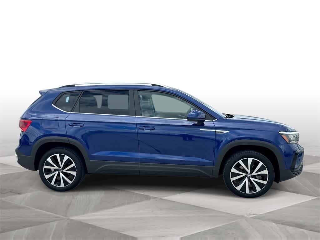Thumbnail: 2023 Volkswagen Taos - 9