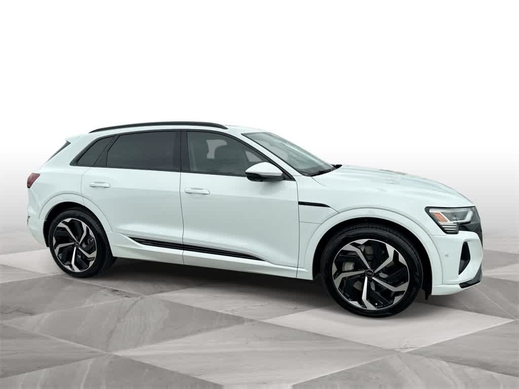 Thumbnail: 2024 Audi Q8 e-tron - 9