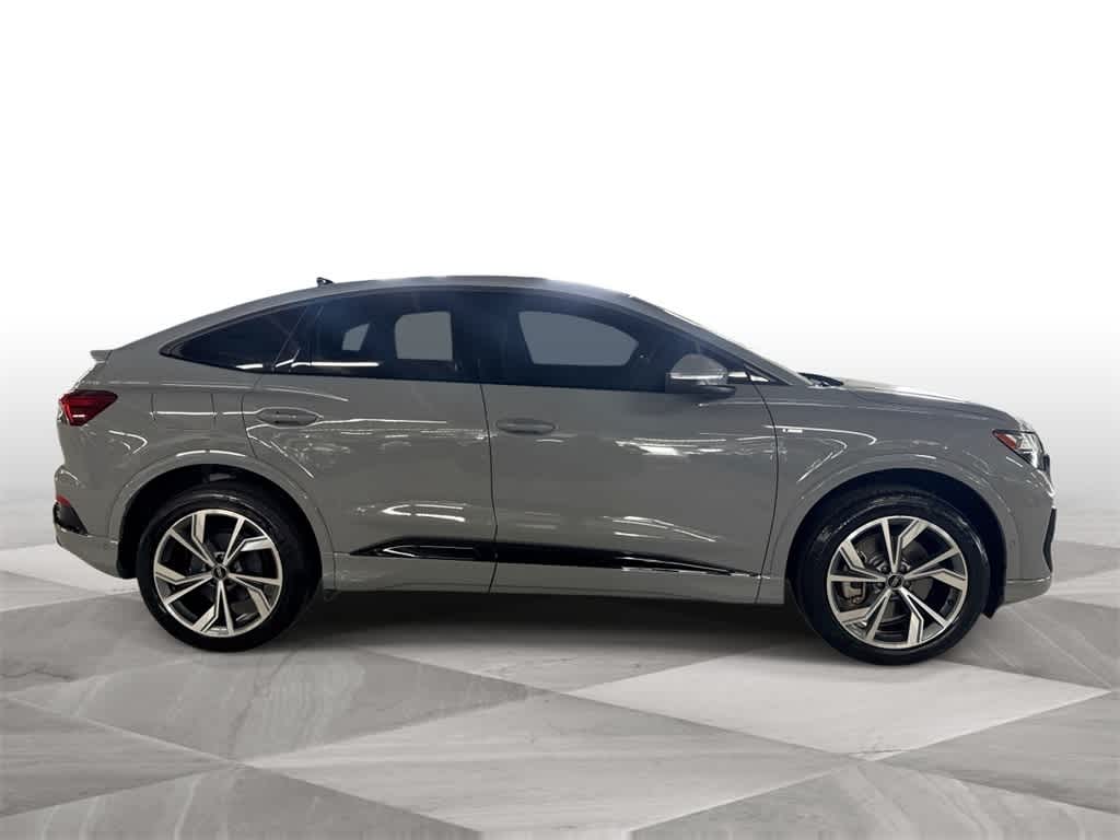 Thumbnail: 2024 Audi Q4 e-tron - 9