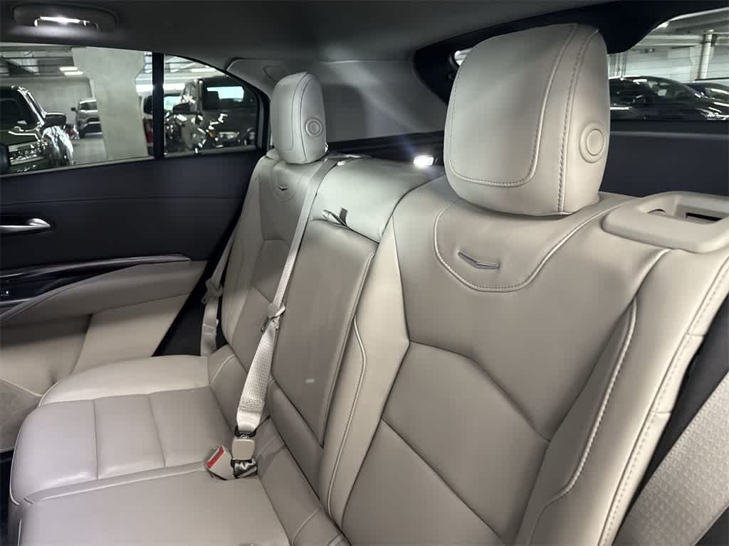 Thumbnail: 2023 Cadillac XT4 - 21
