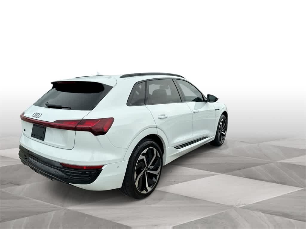 Thumbnail: 2024 Audi Q8 e-tron - 8