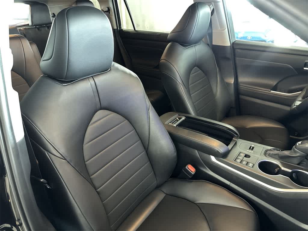 Thumbnail: 2024 Toyota Highlander - 26