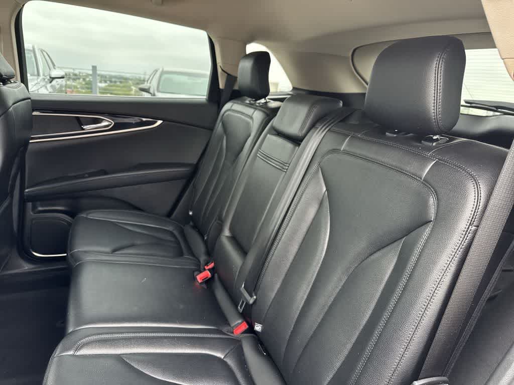 Thumbnail: 2022 Lincoln Nautilus - 21