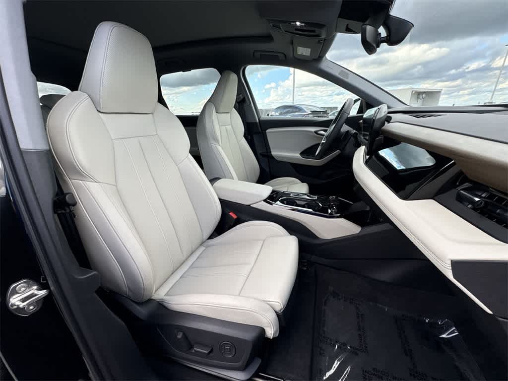 Thumbnail: 2025 Audi Q6 e-tron - 26