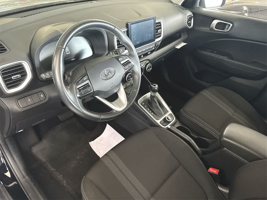 2024 Hyundai Venue SEL 16