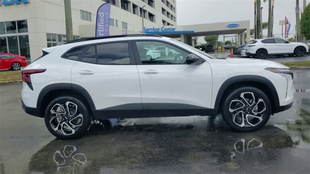 Thumbnail: 2024 Chevrolet Trax - 9