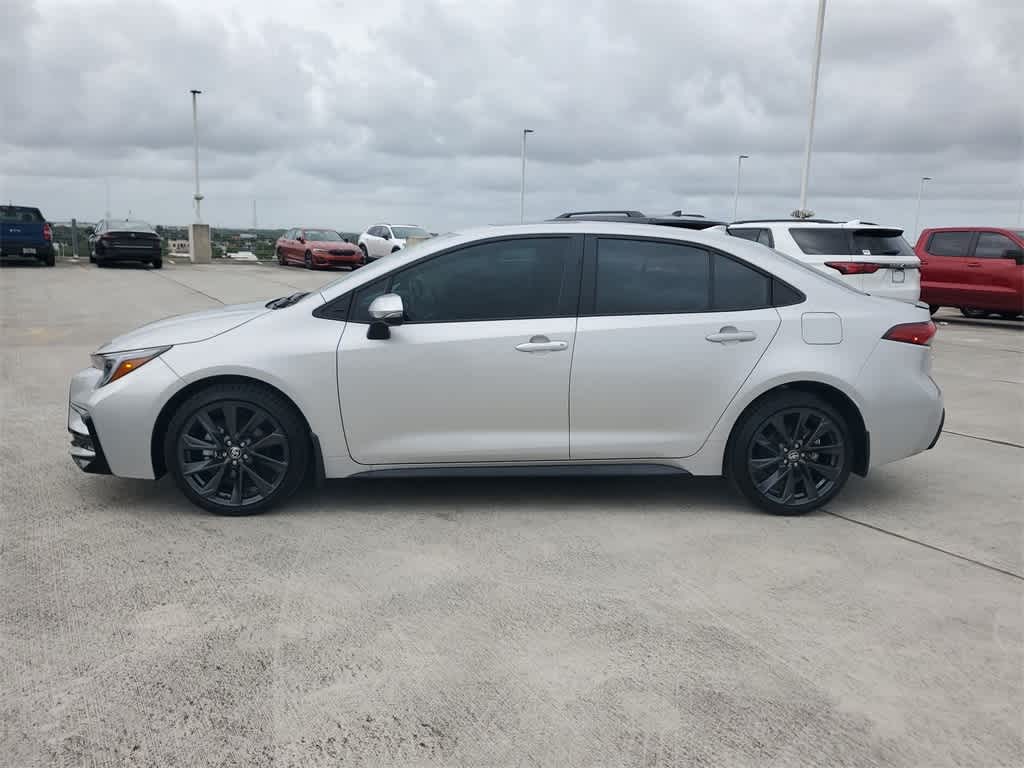 2025 Toyota Corolla XSE 3