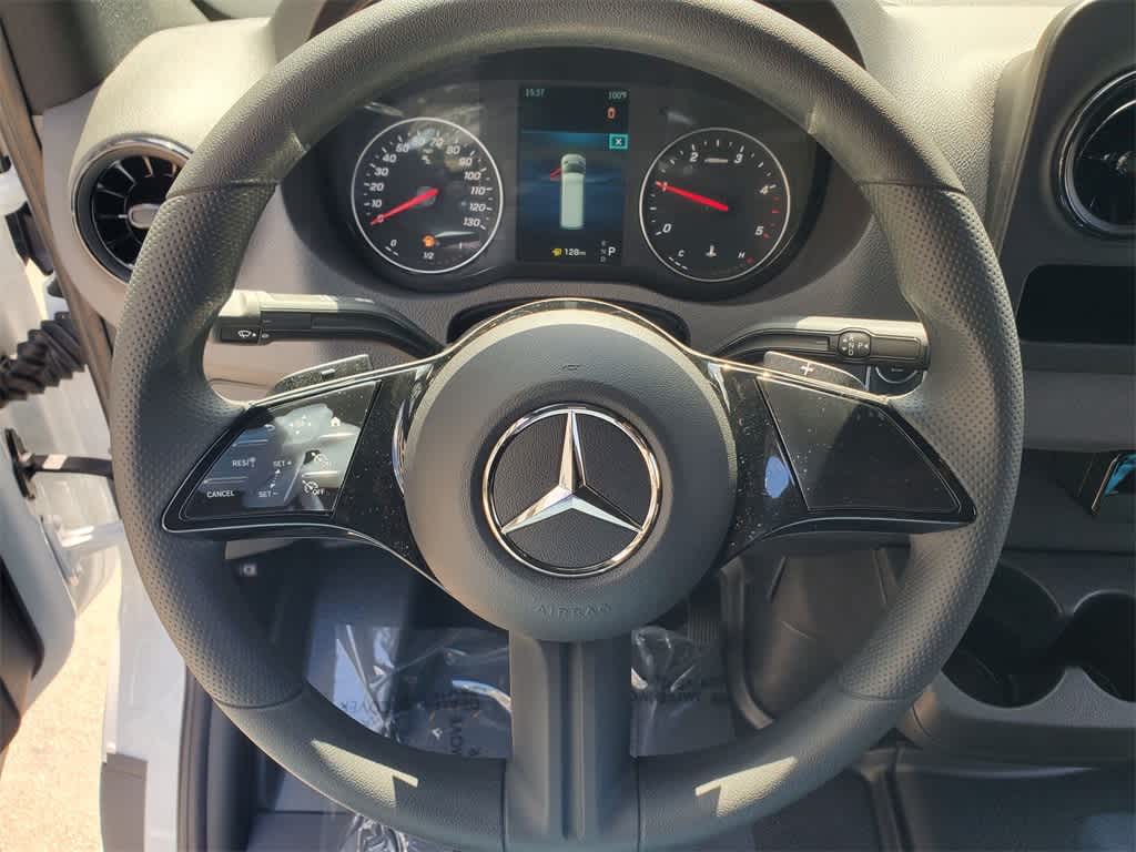 Thumbnail: 2025 Mercedes-Benz Sprinter - 23