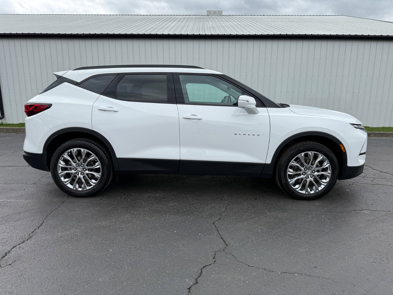 2023 Chevrolet Blazer 3LT photo 2