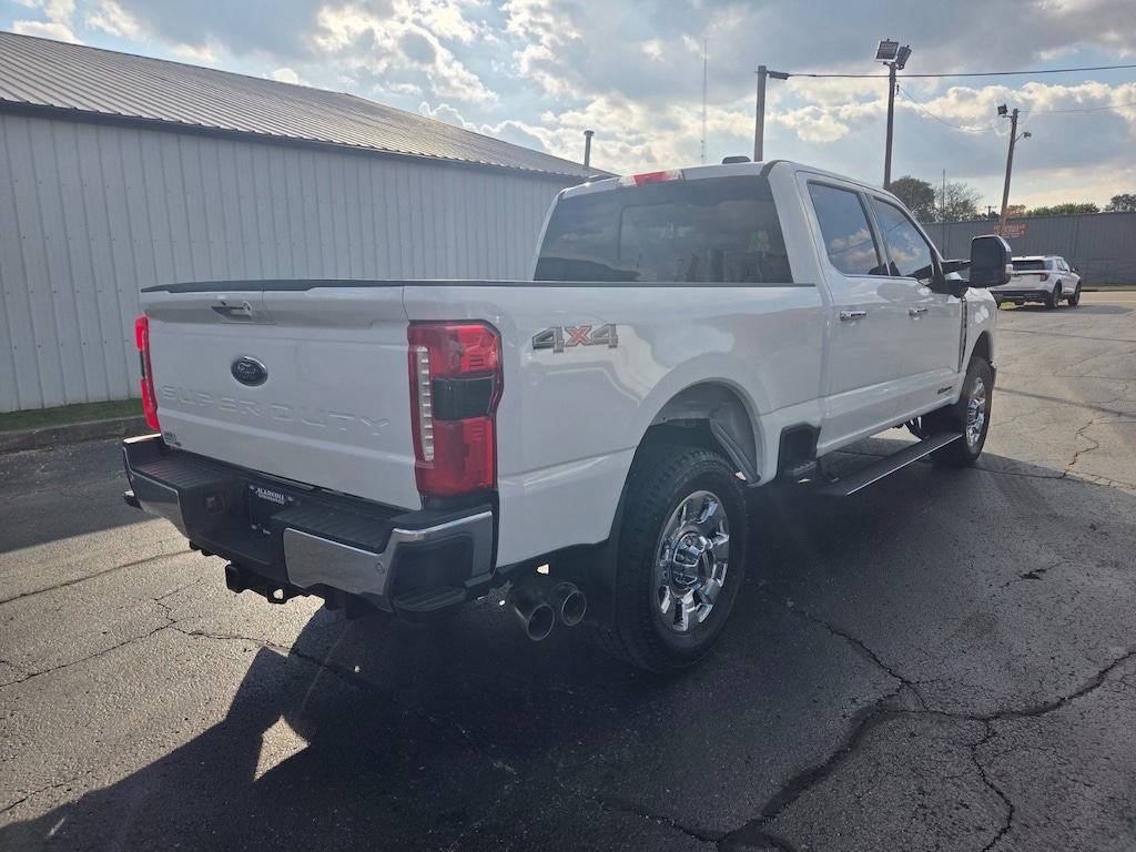 Used 2024 Ford Super Duty F-350 SRW LARIAT Truck Crew Cab