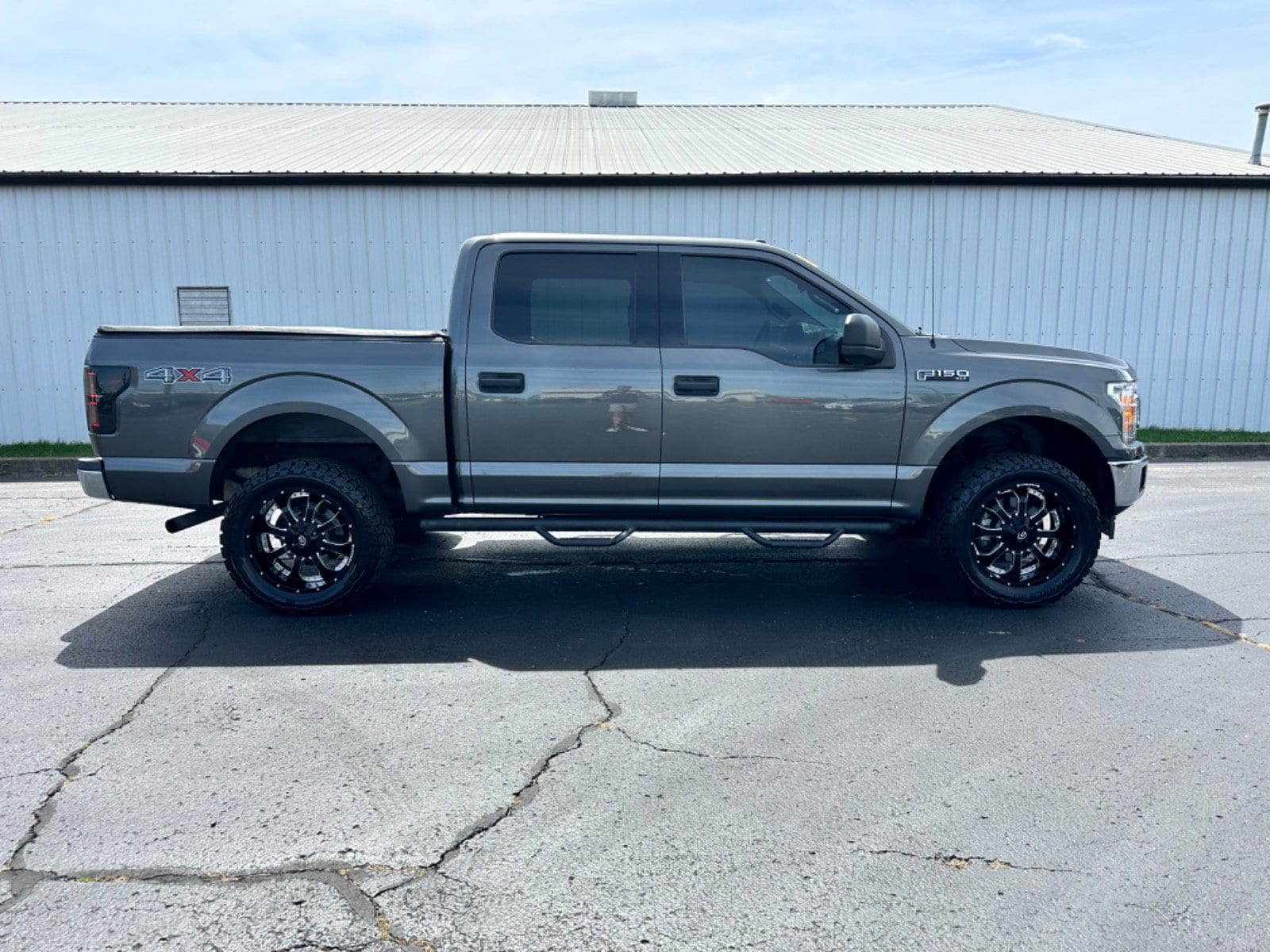 Used 2018 Ford F-150 XLT with VIN 1FTEW1EG3JFA08186 for sale in Connersville, IN