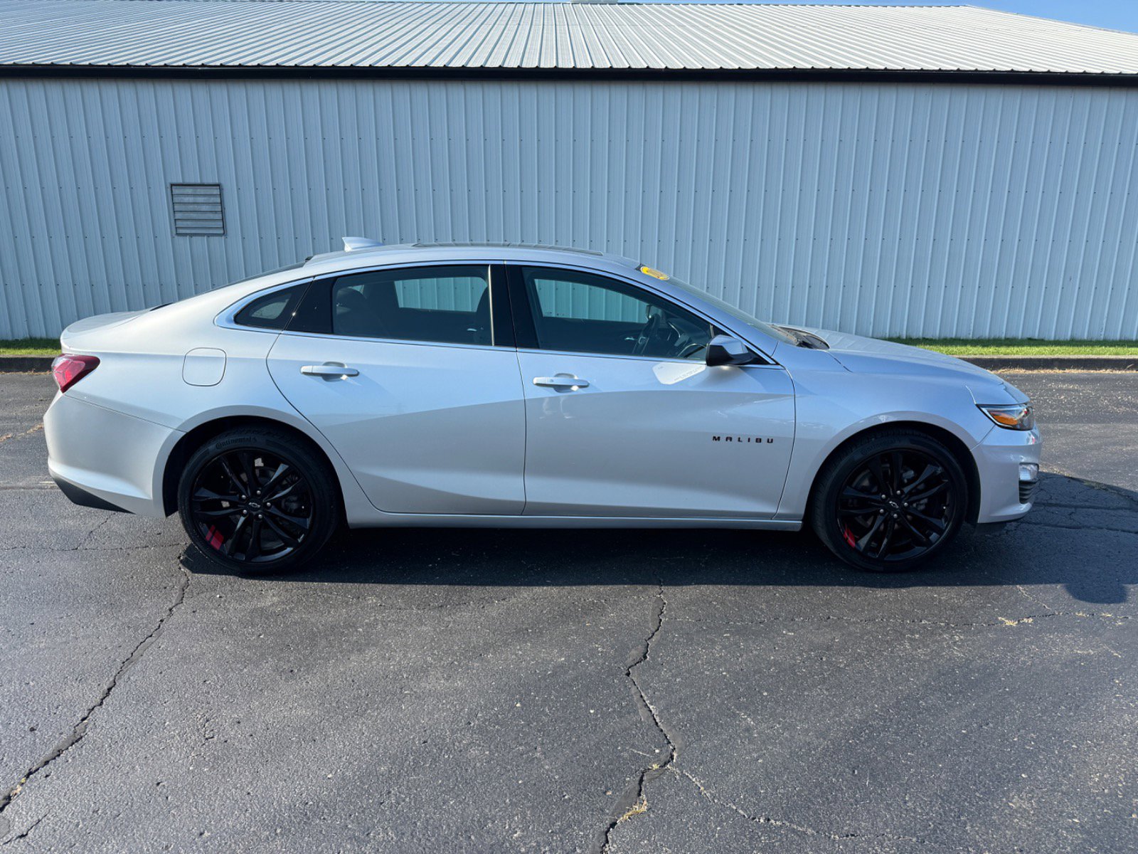 Used 2020 Chevrolet Malibu 1LT with VIN 1G1ZD5ST7LF140380 for sale in Connersville, IN