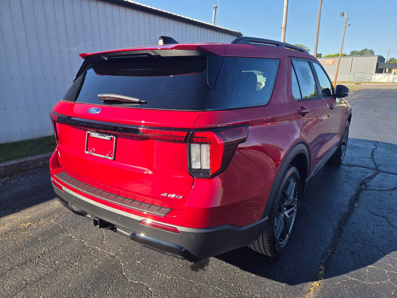 2025 Ford Explorer ST-Line photo 2