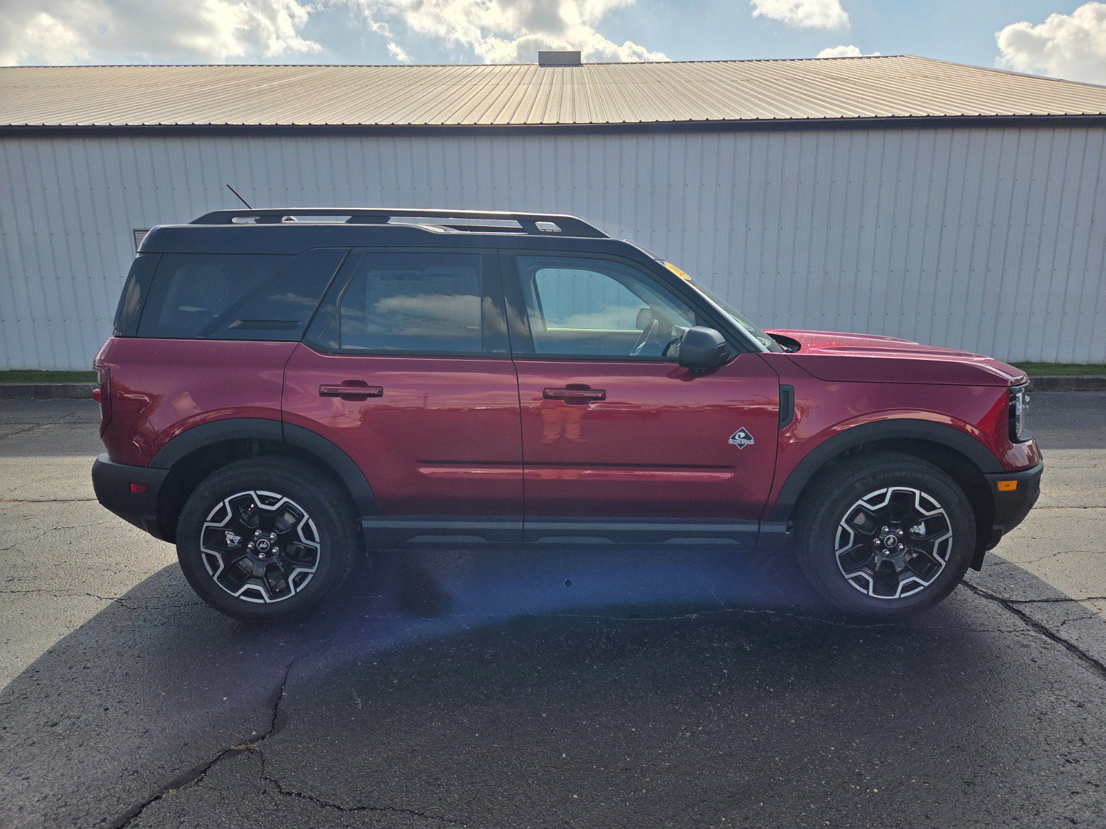 2025 Ford Bronco Sport Outer Banks photo 2