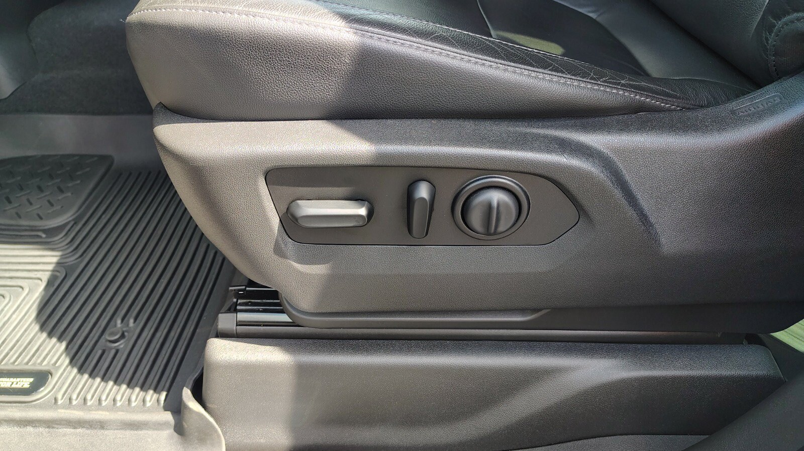 2020 Chevrolet Silverado 1500 LT - Photo 17