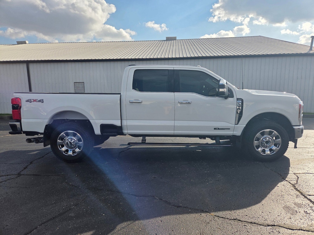 Used 2024 Ford Super Duty F-350 SRW LARIAT Truck Crew Cab