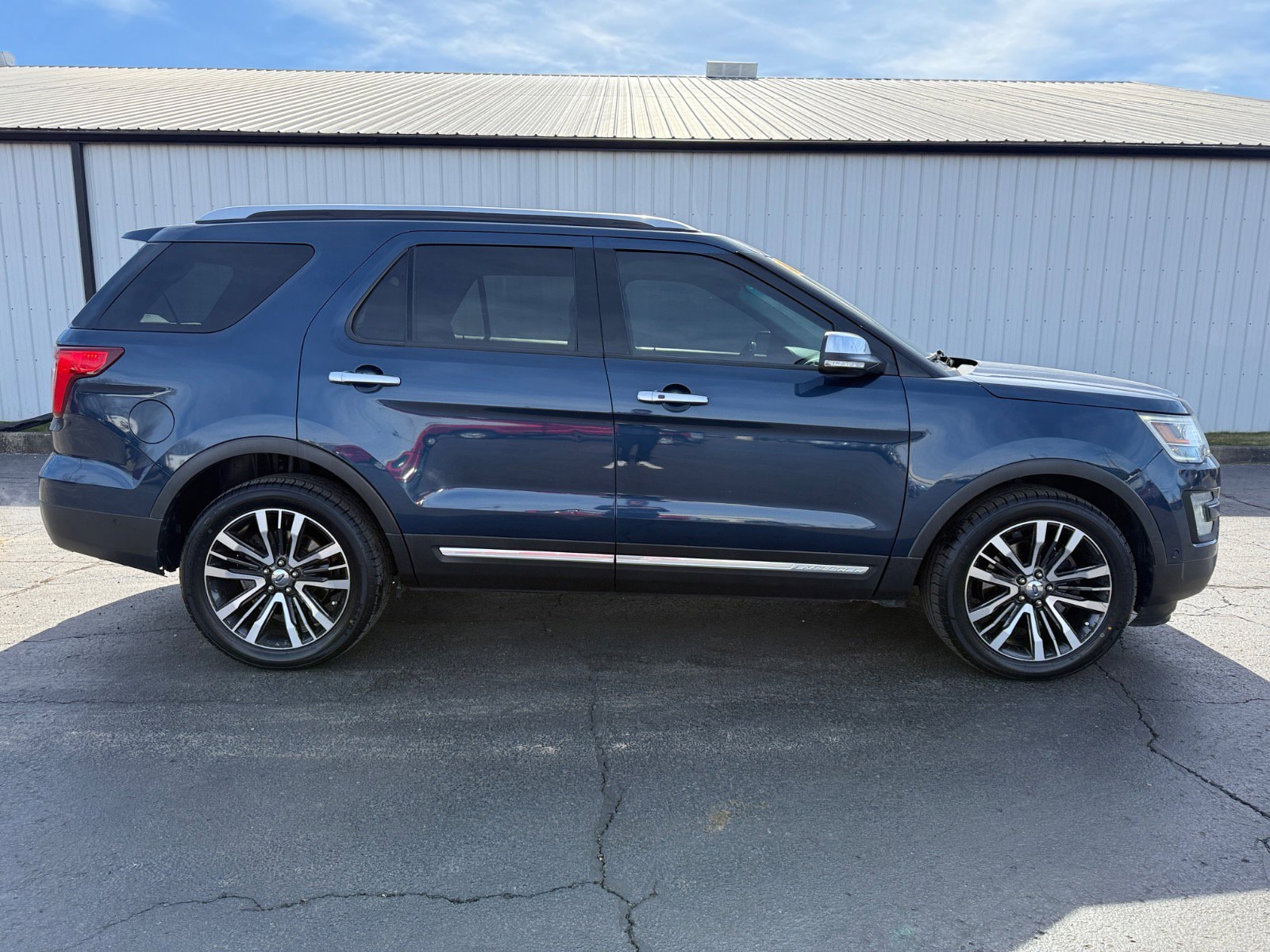 Used 2016 Ford Explorer Platinum with VIN 1FM5K8HTXGGD11817 for sale in Connersville, IN