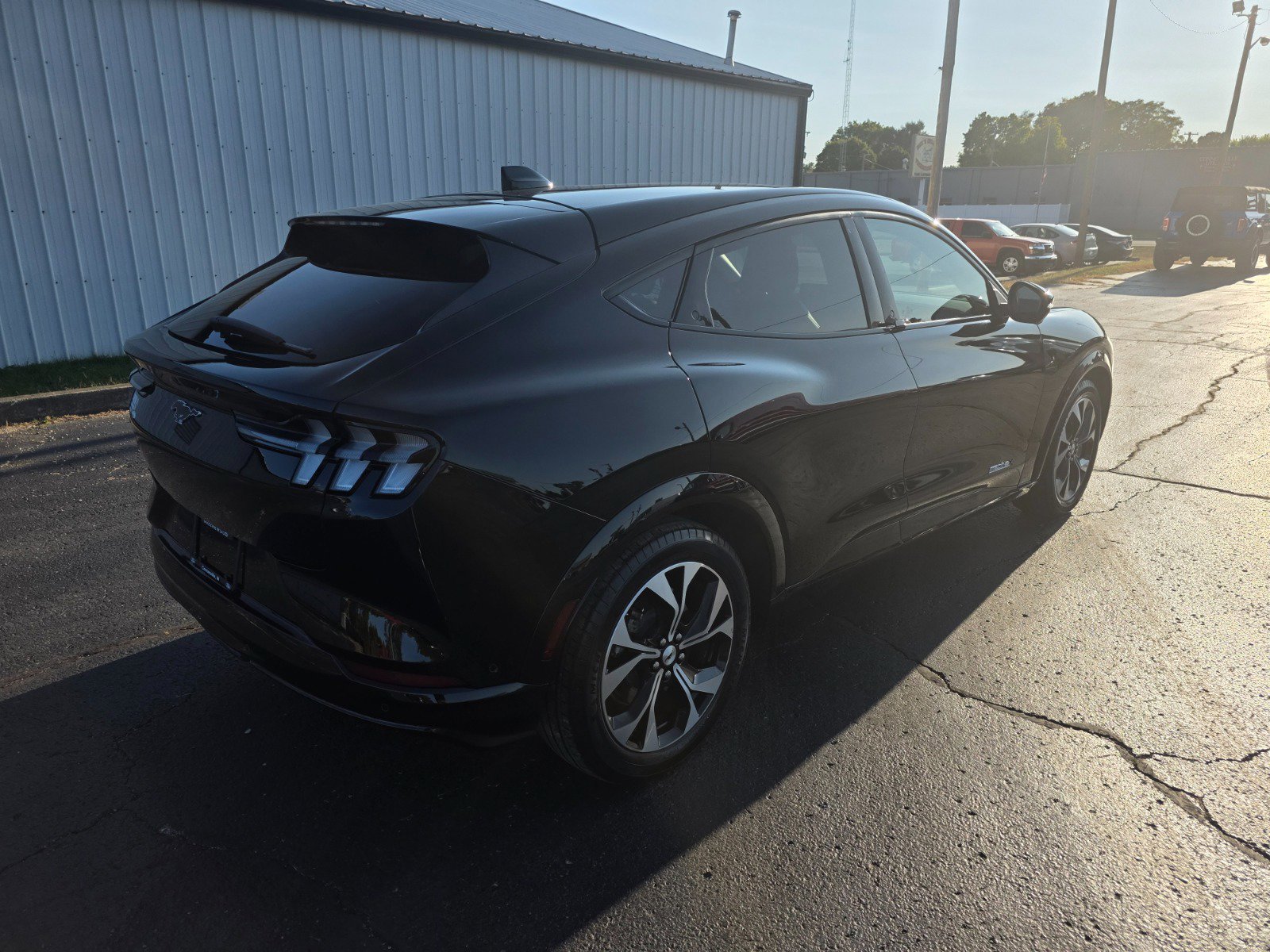2021 Ford Mustang Mach-E Premium photo 3