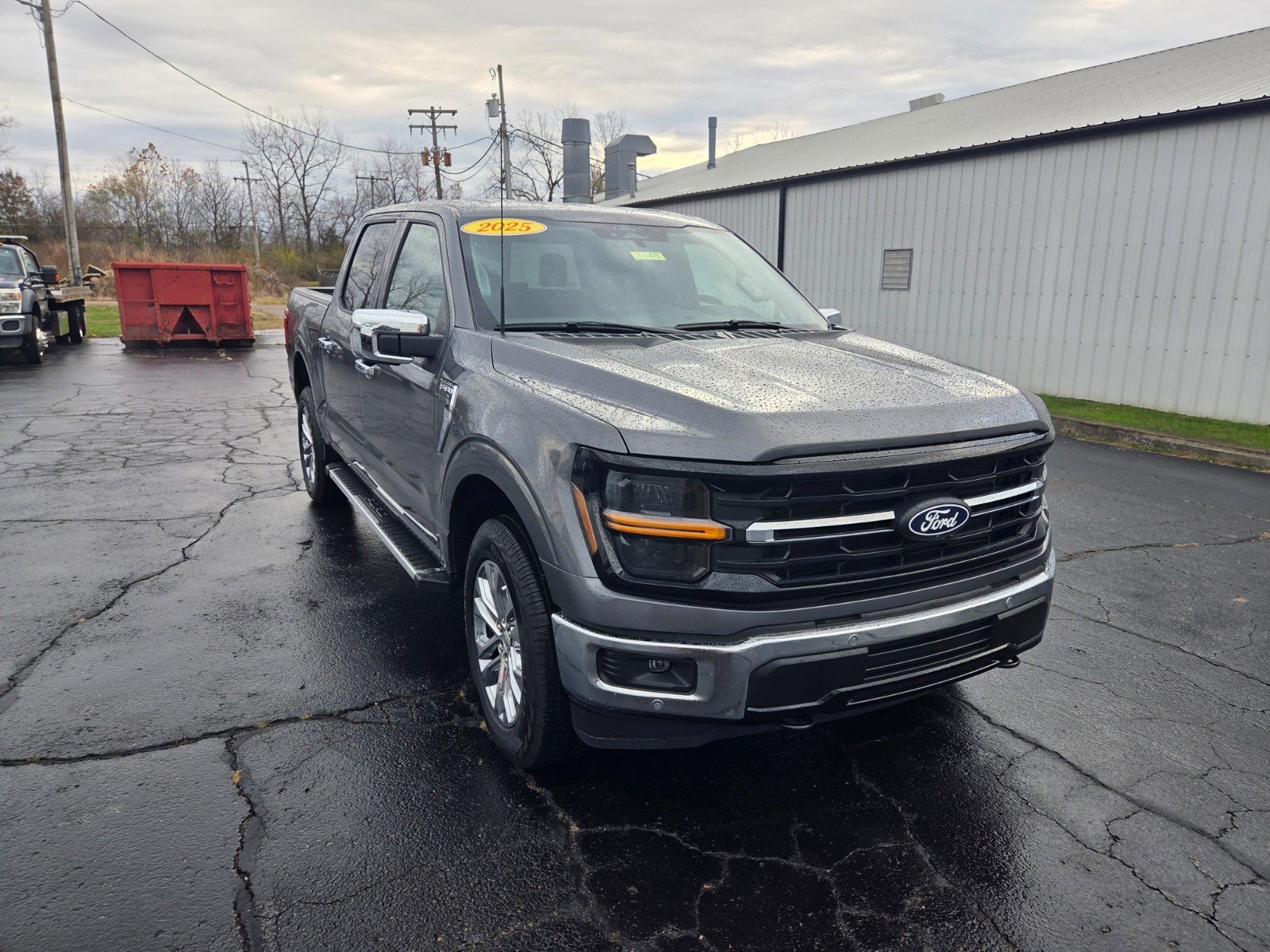 2025 Ford F-150 XLT's photo