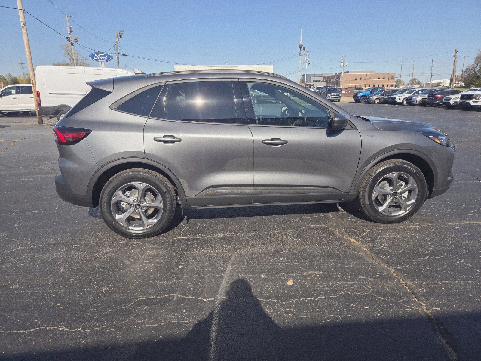 2026 Ford Escape Hybrid ST-Line Select photo 2