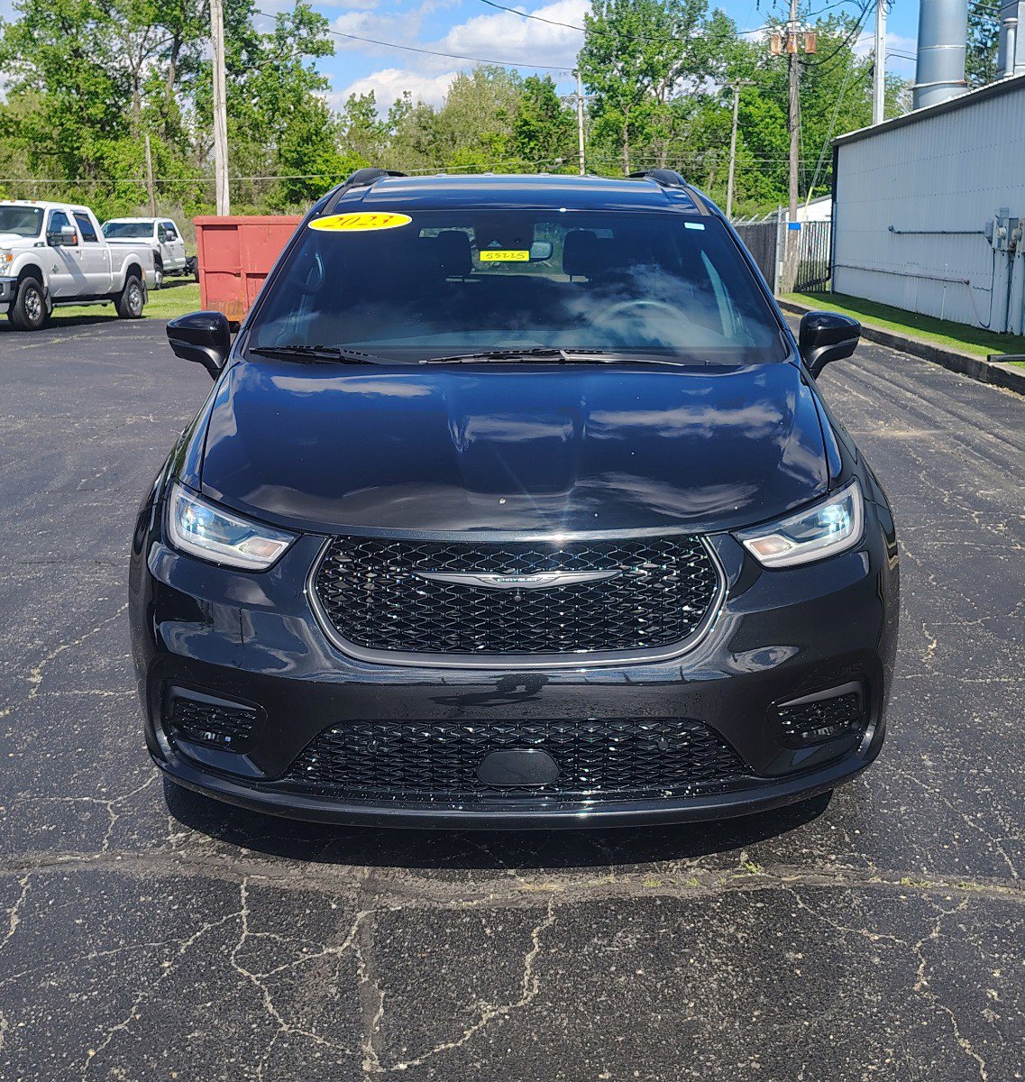 2023 Chrysler Pacifica Touring L's photo
