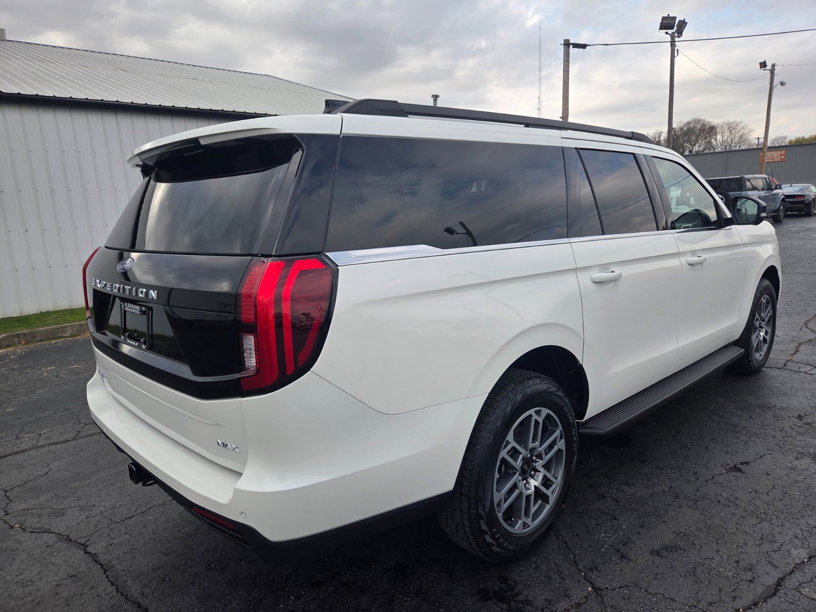 2025 Ford Expedition MAX photo 2