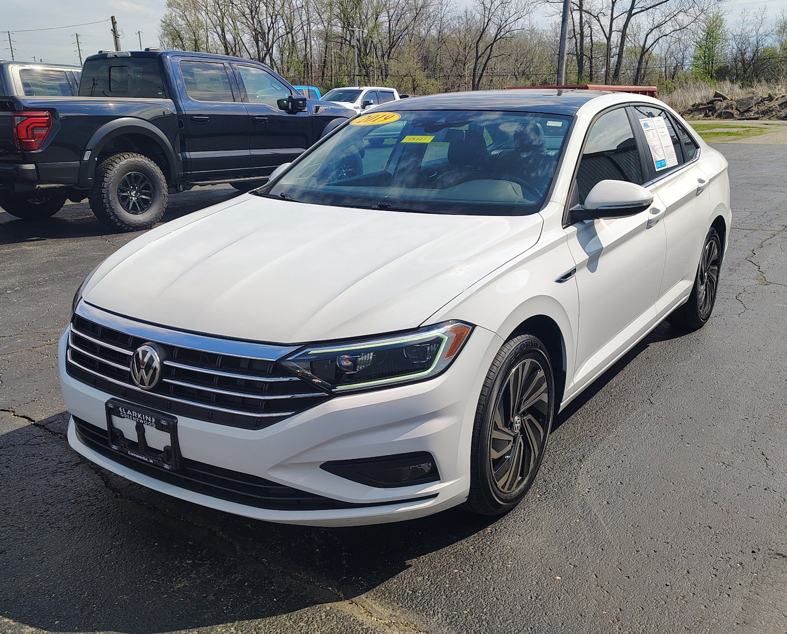 Used 2019 Volkswagen Jetta SEL Premium with VIN 3VWG57BU5KM018225 for sale in Connersville, IN