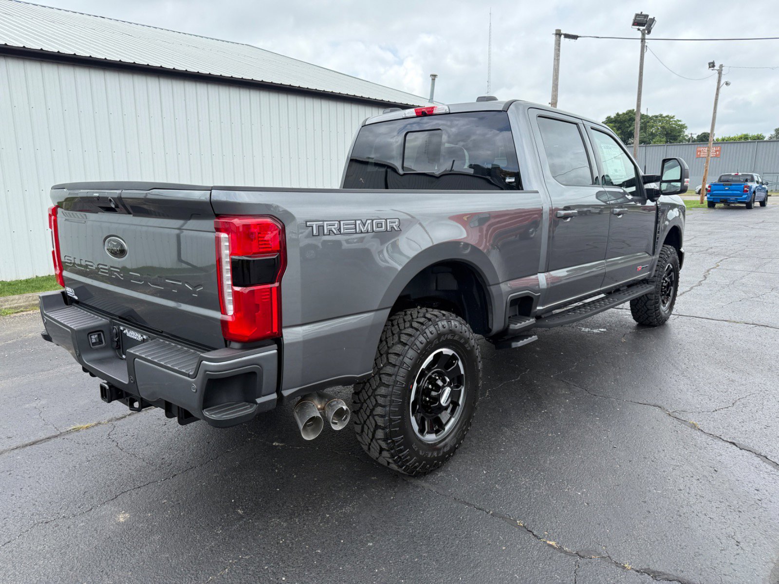 2025 Ford F-250 photo 3