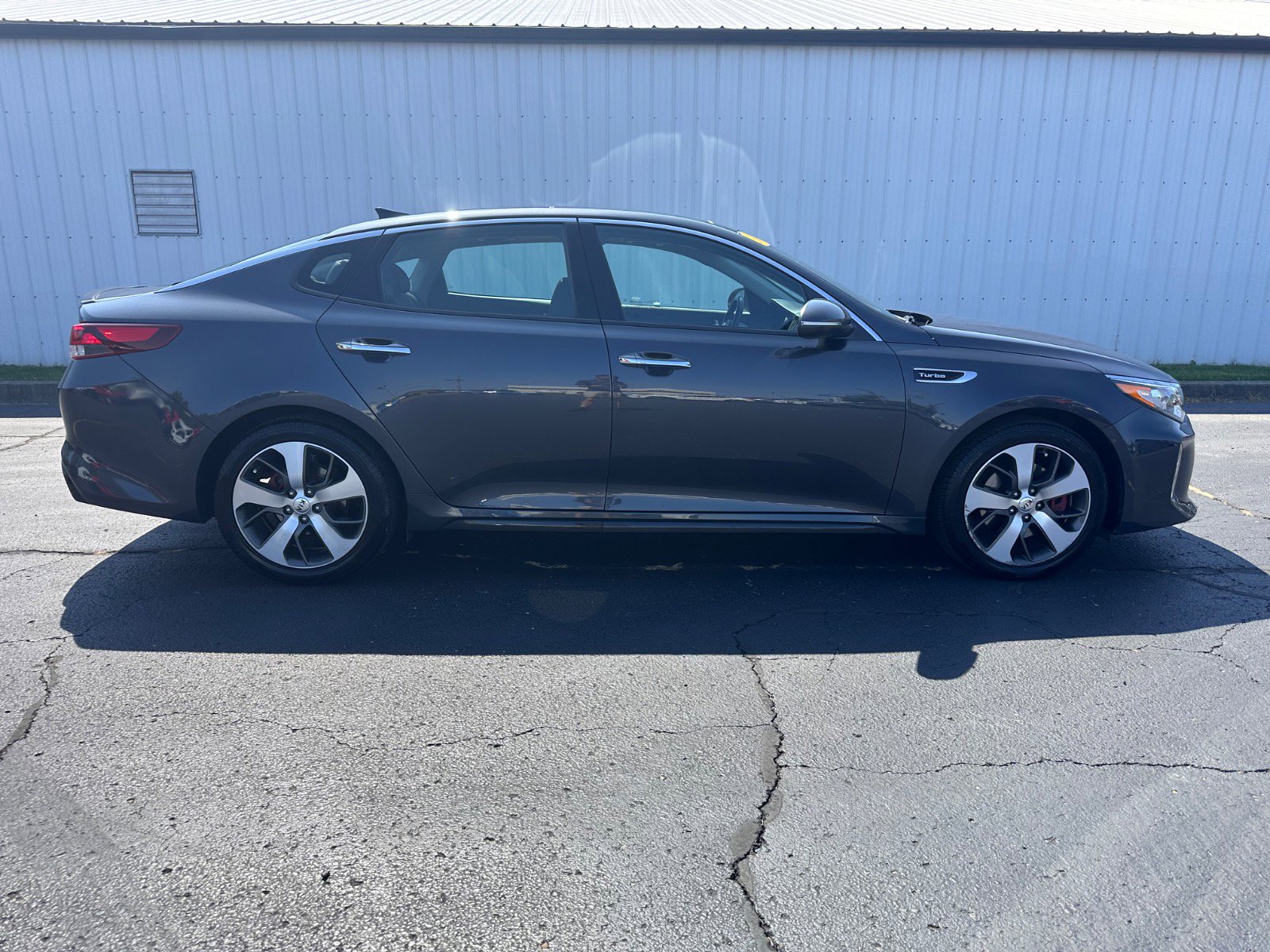 Used 2018 Kia Optima SX with VIN 5XXGW4L24JG222946 for sale in Connersville, IN