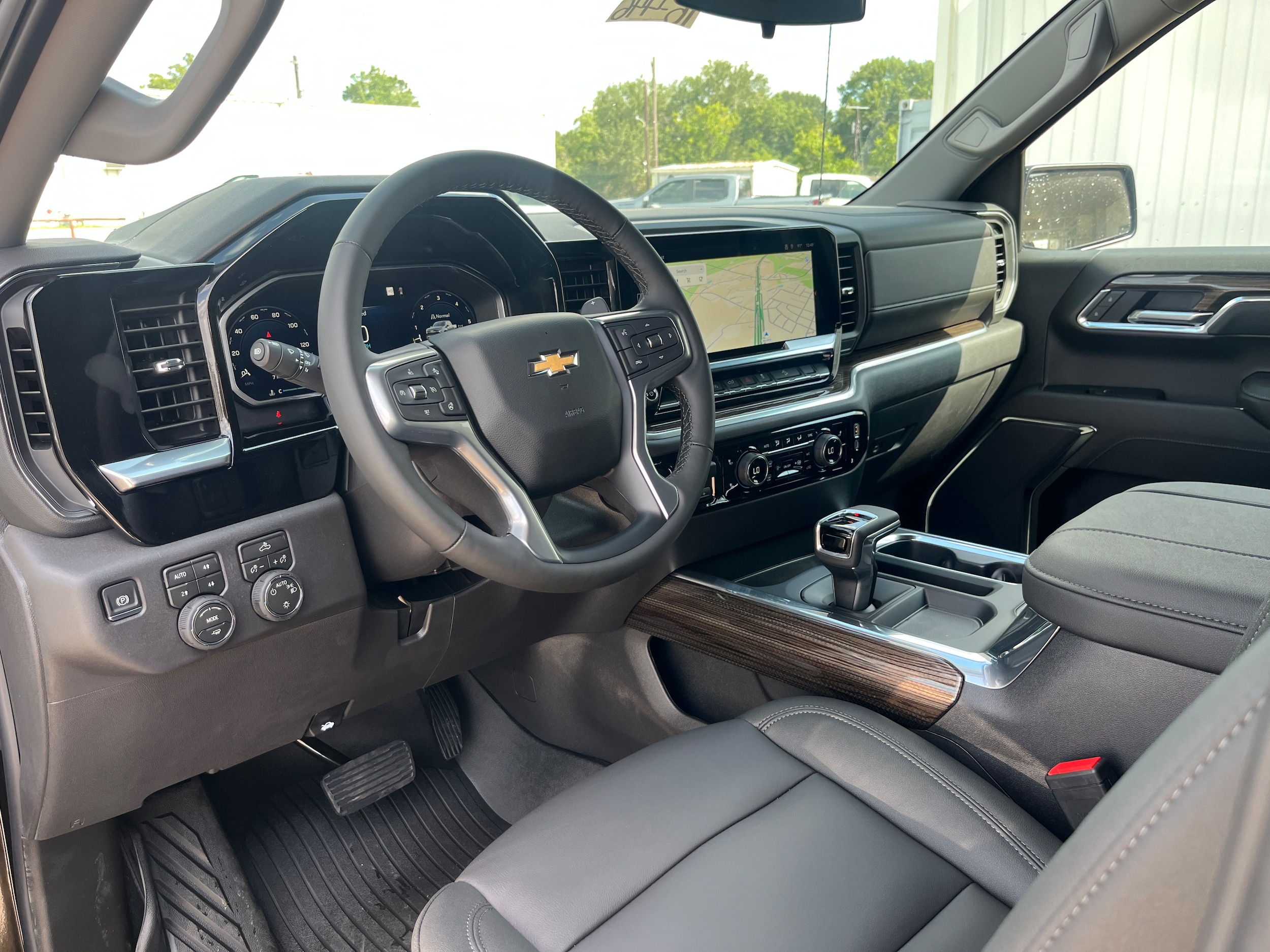 2026 Chevrolet Silverado 1500 LT - Photo 10