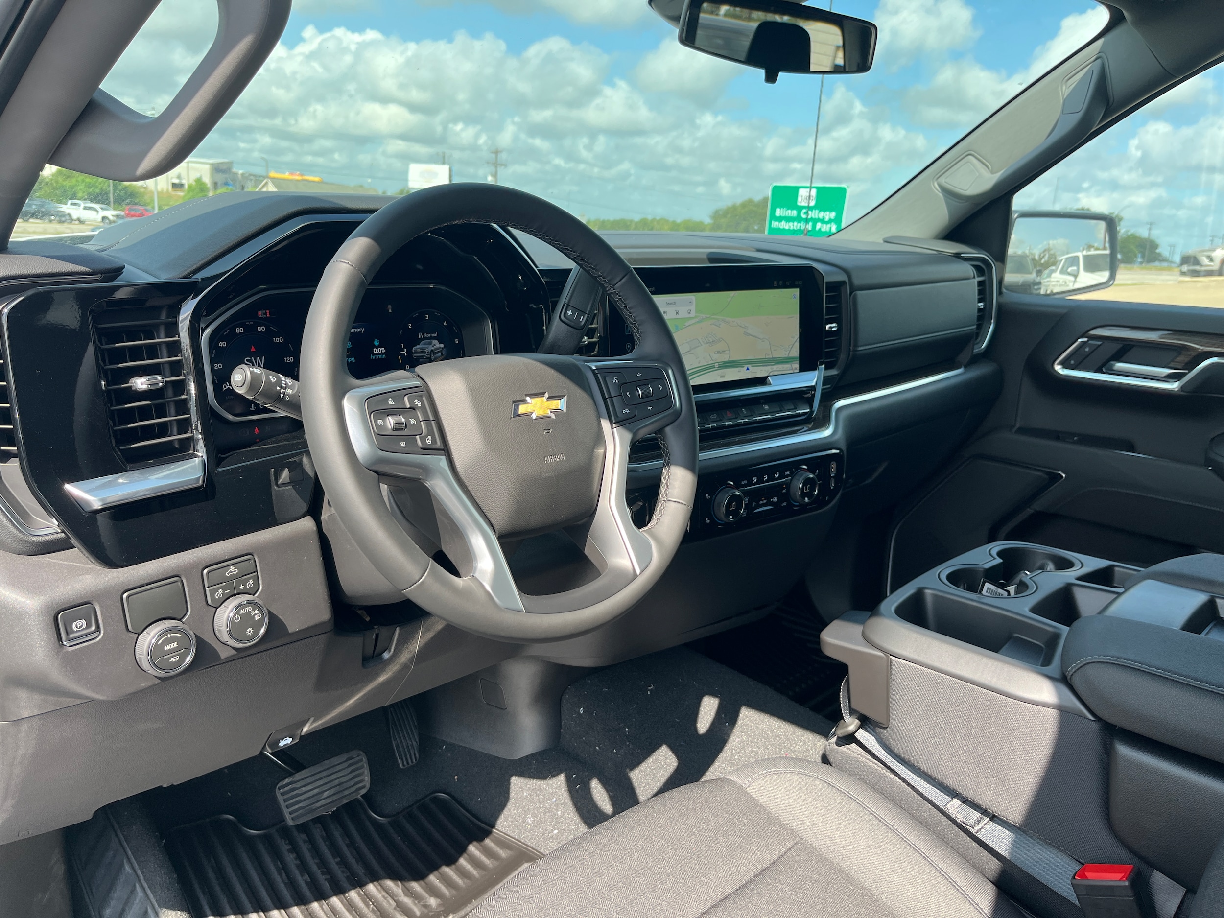 2026 Chevrolet Silverado 1500 LT - Photo 9
