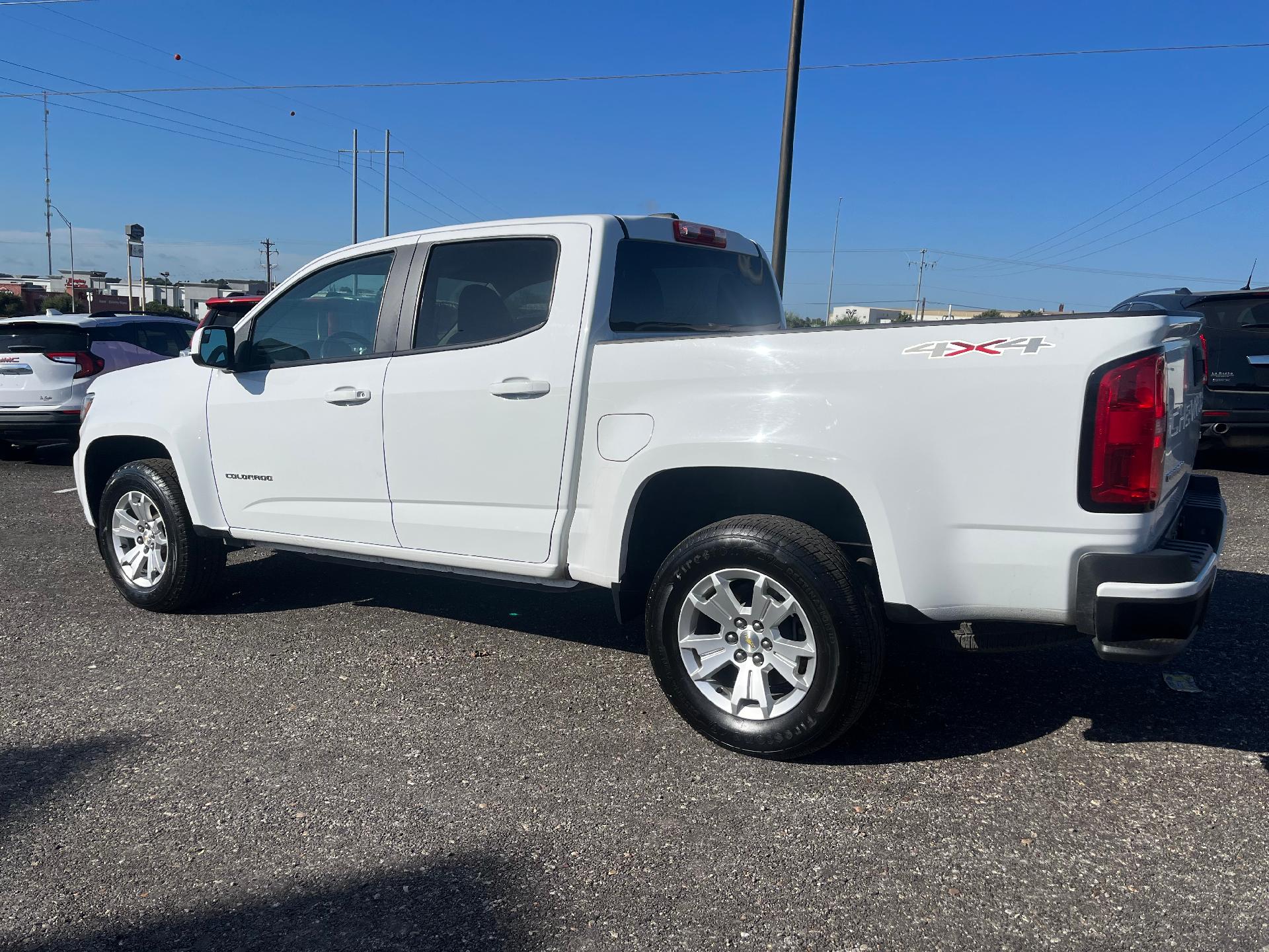 2021 Chevrolet Colorado LT photo 2