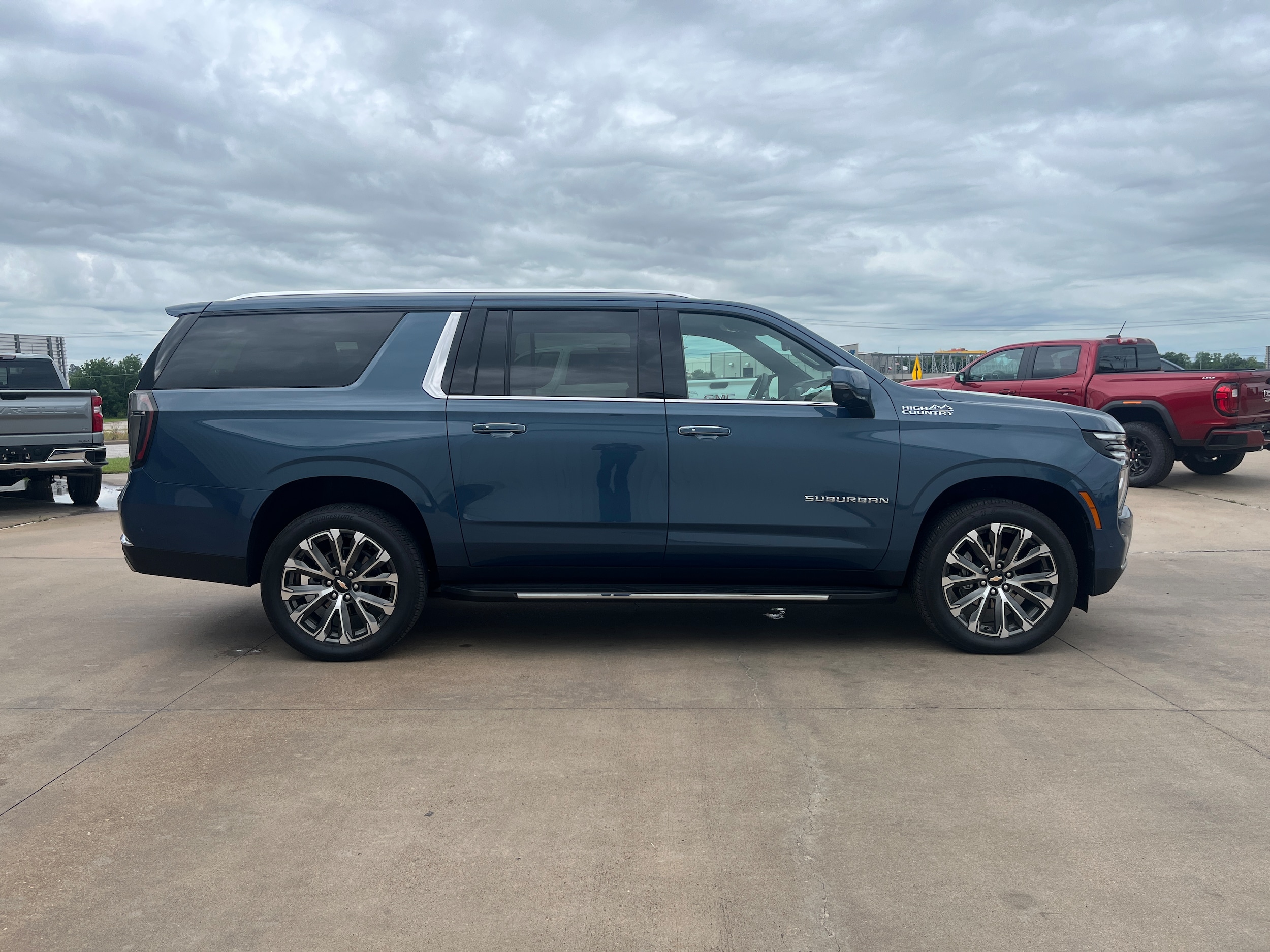 2026 Chevrolet Suburban High Country - Photo 7