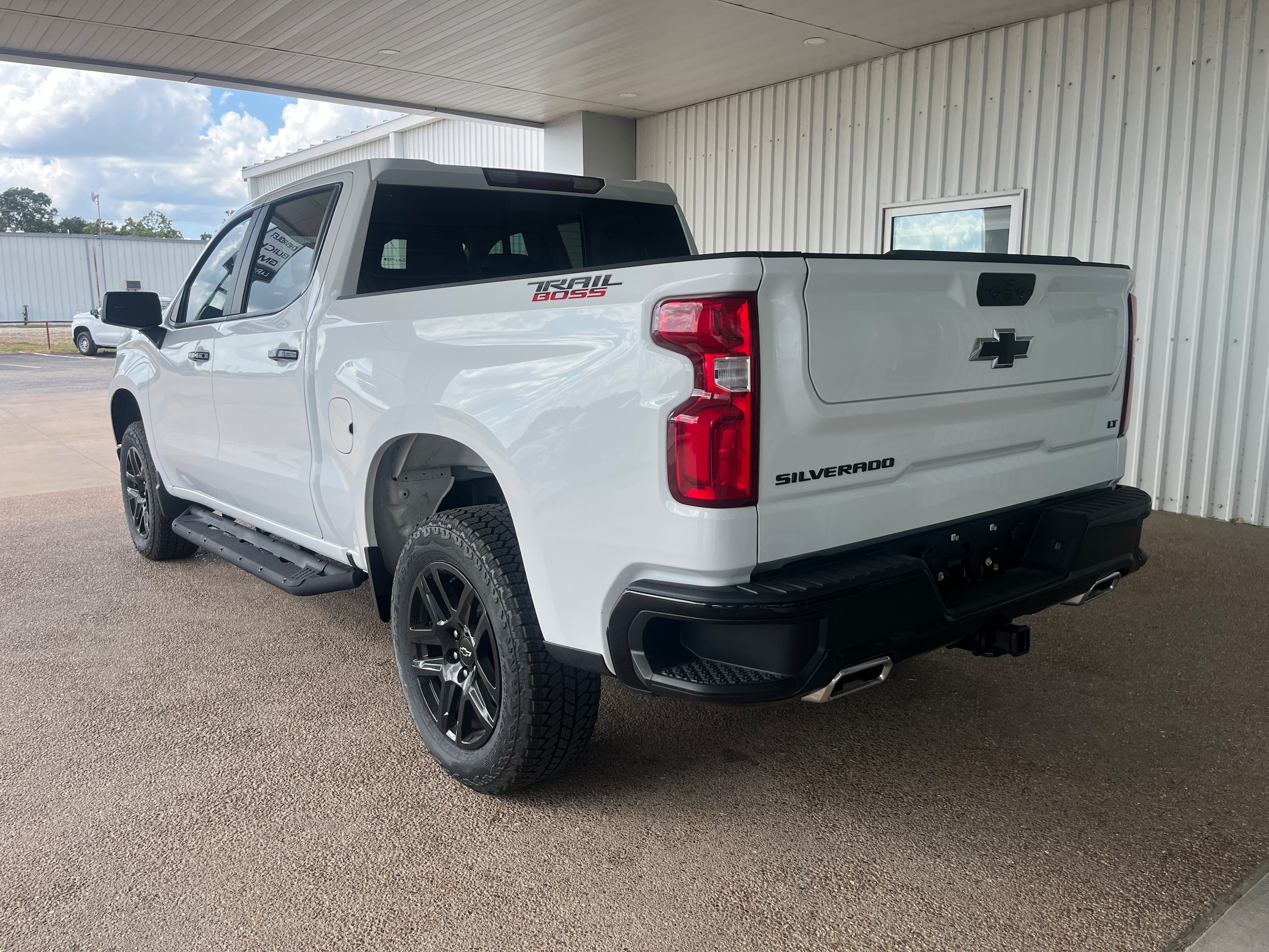 2026 Chevrolet Silverado 1500 LT Trail Boss - Photo 8