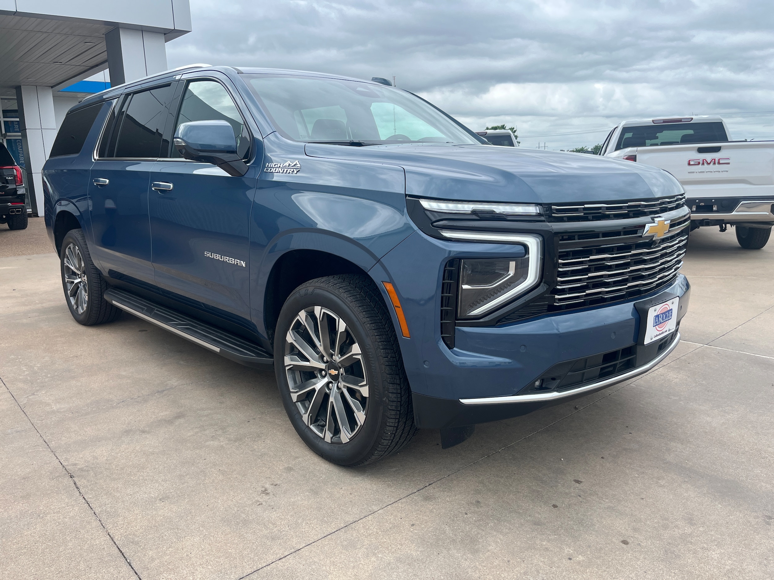 2026 Chevrolet Suburban High Country - Photo 8