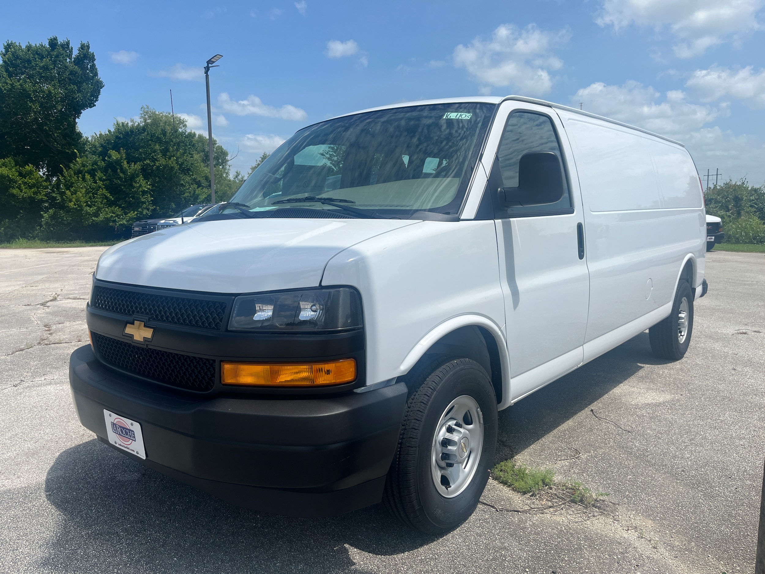 2026 Chevrolet Express 3500 Extended Work Van's photo